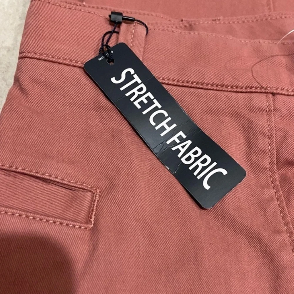 NWT Roundtree & Yorke Classic Fit Flat Front Pants Khaki Salmon Pink 38x32